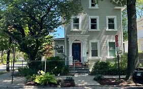 Historic Peaceful Apartment